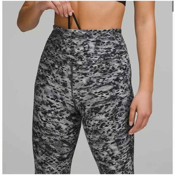 Lululemon Base Pace HR Tight 25” Sz 6 In Estuary Grey - Picture 3 of 8